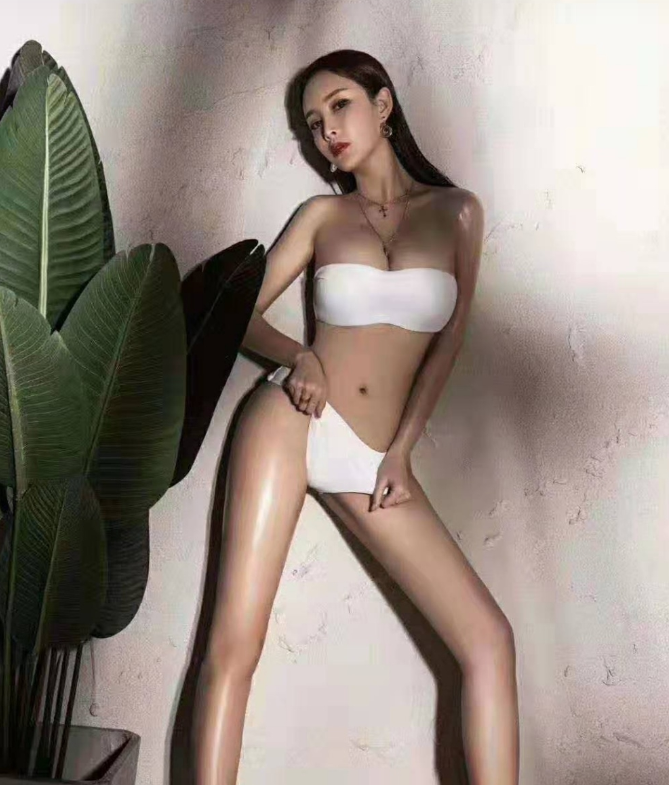 上海嫩模在线教学，下海不久嫩穴爆水，丝袜调教